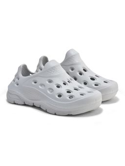 Cantabil - Men Solid Light Grey Comfortable Casual Clogs