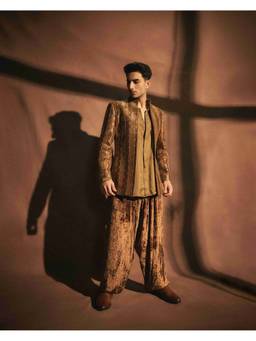 ITRH - Zarvika Brocade Brown Kurta With Pant And Jacket