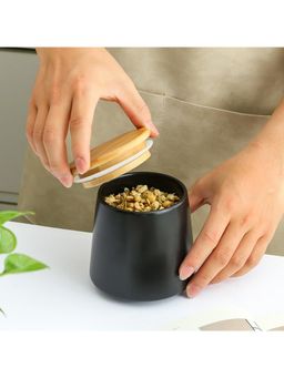 Kuber Industries - Food Storage Jar Kitchen Storage Jar Airtight Bamboo Lid 700 ML Black