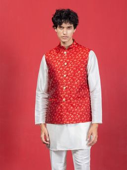 EKYAA - Mandarin Collar Long Sleeves Regular Red Kurta With Jacket