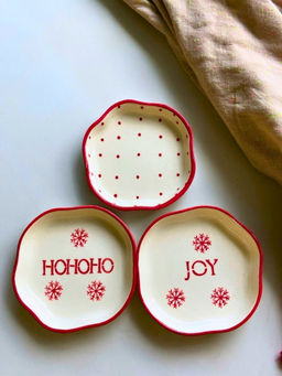 WEAVING HOMES - White Christmasy Dessert Plates (Pack of 3)
