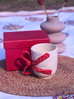 WEAVING HOMES - White Pinterest Bow Mug