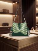 Green color option, Currently selected