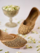 Gold color option, Sold out, Currently selected