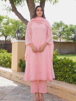 ONEWE INDIA - Blush Pink Embroidered Doria Kurta With Pant & Dupatta