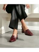 Maroon color option, Currently selected