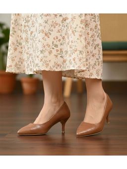 Pair ie Tales - Women Textured Pointed Toe Brown Pump Heels
