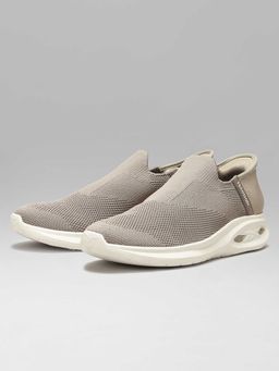 Reebok - Comfistride Upsurge - Men Beige Walking Shoes
