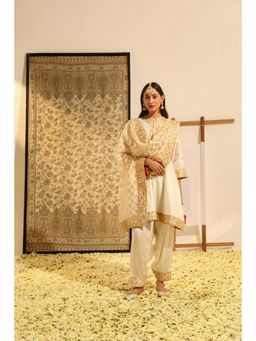Sheetal Batra - Ivory Intezaar Short Kurta with Salwar and Dupatta (Set of 3)