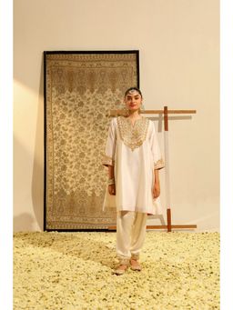 Sheetal Batra - Ivory Shaheen Kurta with Salwar (Set of 2)