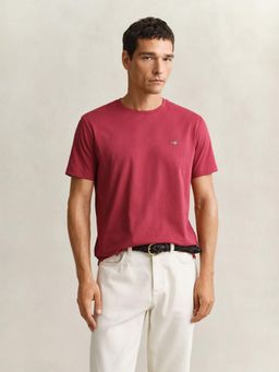 GANT - Men Red Solid Shield Pure Cotton T-shirt