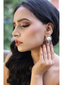 Kraft Smiths - Nova Pearl Studs