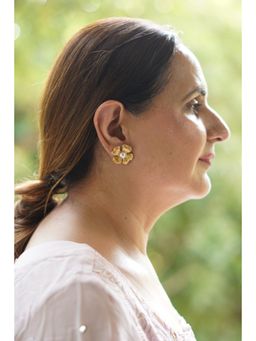 Kraft Smiths - Prisha Matt Gold Flower Earrings