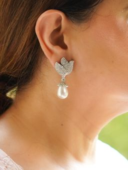 Kraft Smiths - Leafy Pearl Drop Earrings