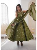 Green color option, Sold out, Currently selected