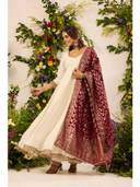 Maroon color option, Currently selected