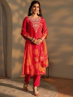 Libas - Red Floral Printed Straight Kurta With Pant & Dupatta