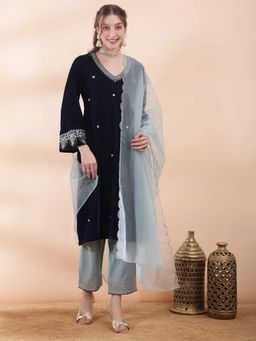 Globus - Women Teal Zari Embroidery V-Neck Velvet Kurta With Pant & Dupatta.