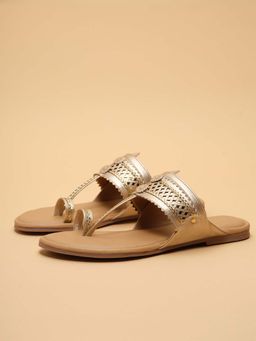 ERIDANI - Women Nirvika Gold Kolhapuri Flats