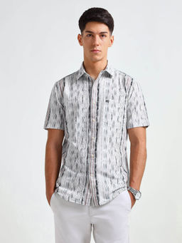 Arrow Sports - Men White Printed Regular Fit Shirt
