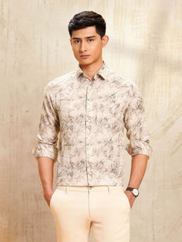 U.S. POLO ASSN. - Men Brown Printed Tailored Fit Shirt