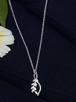 Karatcart - KUNUZ by 925 Sterling Silver Leaf Shape Pendent for Women