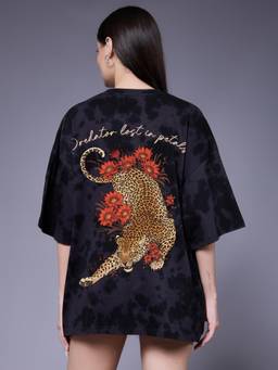 PRONK - Predator Women Retro Wash Oversized T-Shirt