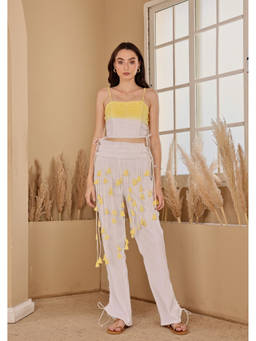 SEORAA - One White Stand Yellow Cotton Textured Co-ord