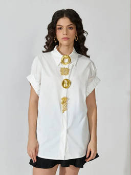 SHOWOFFFF - Women's White Oversized Short Sleeve Shirt with Brooch Buttons