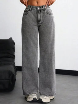 VBEAUTI - Women Grey Solid Straight Jeans