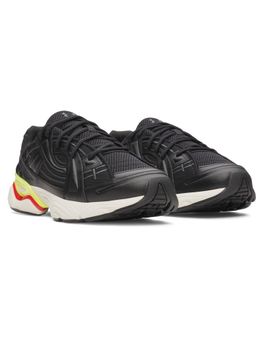 Under Armour - Unisex Black Sola Sneakers