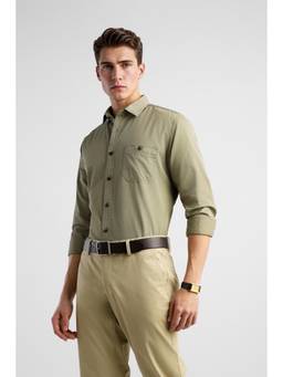 Van Heusen - Men Olive Solid Full Sleeves Casual Shirt