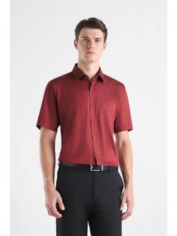 Van Heusen - Men Maroon Solid Half Sleeves Formal Shirt