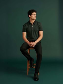 OUTERWORLD - Green Solid Collar Neck Men's Polo T-Shirt