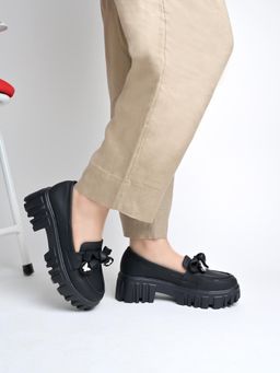 Shoetopia - Women Trendy Black Lug-Sole Loafers