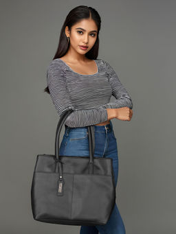 Toteteca - Black Solid Shoulder Bag