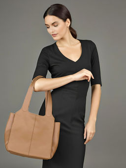 Toteteca - Tan Classic Shoulder Bag