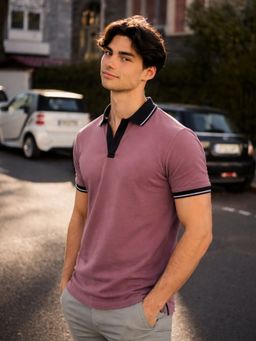 RIGO - Men Solid Mauve Tipping Collar Regular Fit Half Sleeve Cotton Polo T-Shirt