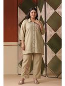 Beige color option, Currently selected
