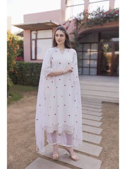 ASRUMO - Off White Cottan Red Heart Embroidered Slip Kurta With Pant & Dupatta