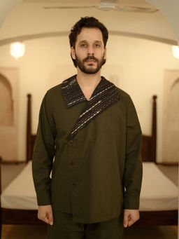 The Terra Tribe - Upcycled Handwoven Arrow Collar Green Shirt