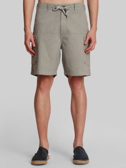 Bene Kleed - Men Solid Mid-Rise Relaxed Fit Olive Cargo Shorts