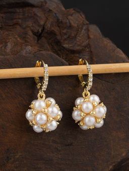 E2O - Gold- Plated Round Shaped Pearls Hanging Drop Earrings
