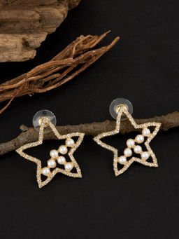 E2O - Gold-Plated Star Shaped Peral Stud Earrings