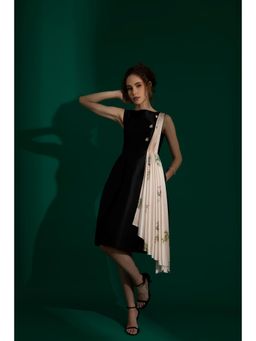 Natalia Livingston - Audrey Black White Pleat Dress