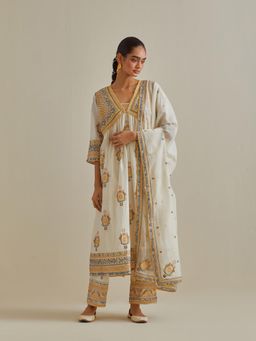 KORA - Women'S Yellow Embroidered V-Neck Neck Kurta Slip with Pant and Dupatta (Set of 4)
