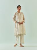 Off White color option, Sold out, Currently selected