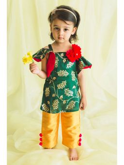 SAKA DESIGNS - Green Embellished Kurta With Mustard Pants And Dupatta (Set of 3)