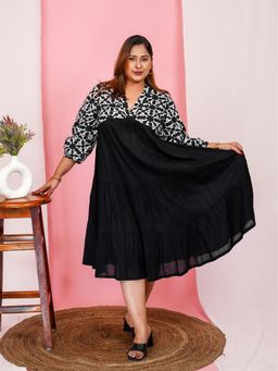 Deebaco - Women Plus Size V-Neck Geometric Print Midi Dress