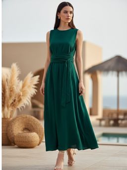 Outzidr - Green Sleeveless Round Neck Flared Dress